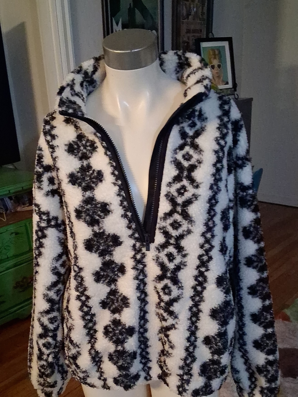Allbin Motion Black & White Patterned Fleece Quarter-Zip Sweater - Picture 2 of 11